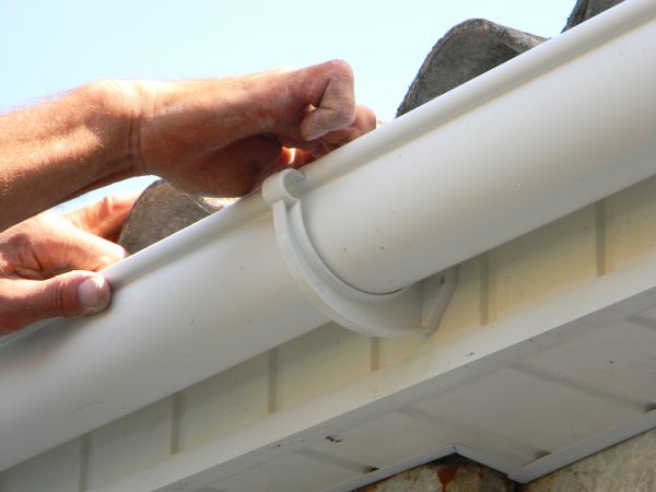 Plastic Gutter Repair in Bloomfield Hills